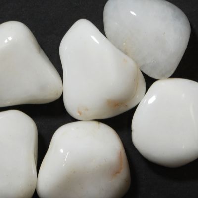 Snow quartz (M)