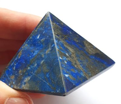 Lapis lazuli, polished pyramid, CL