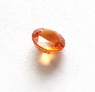 Sapphire, orange, faceted – Oval cut