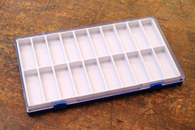 Hinged lid case flat with insert 20 compartments